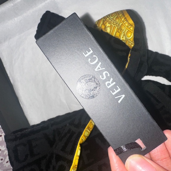Dog Versace Robe - Picture 5 of 6